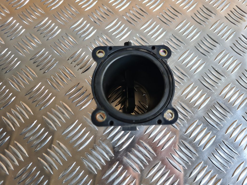 Gaisa plūsmas mērītājs priekš NISSAN X-TRAIL 2005 4 Gaisa plūsmas mērītājs priekš NISSAN X-TRAIL 2005