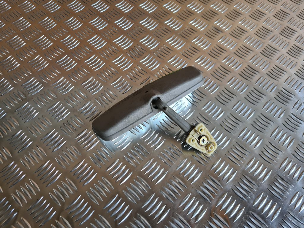 Salona atpakaļskata spogulis priekš NISSAN X-TRAIL 2005