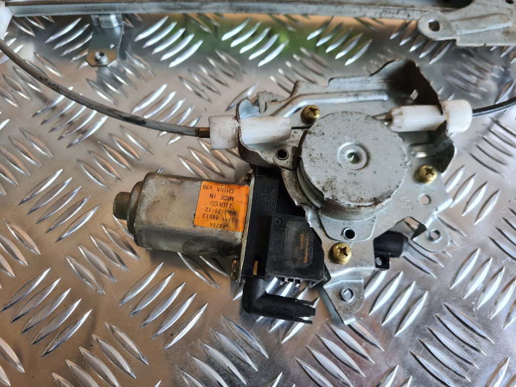 Stikla pacelšanas mehānisms aizmugurējais kreisais priekš NISSAN X-TRAIL 2005