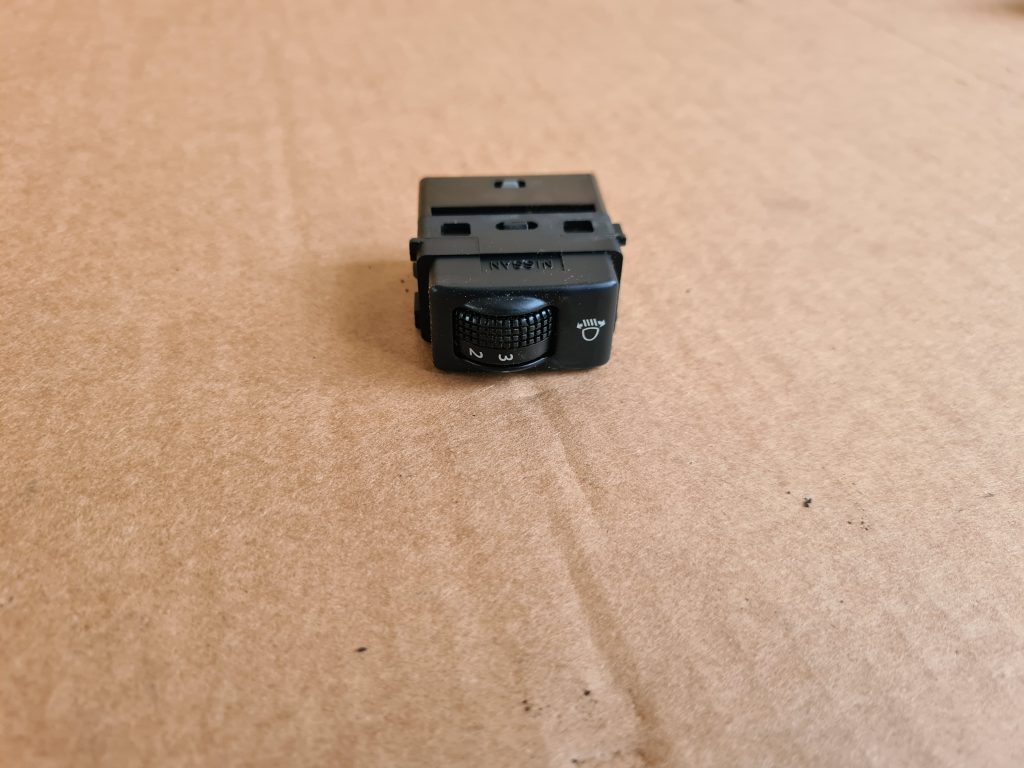 Lukturu augstuma regulēšanas poga priekš NISSAN X-TRAIL 2005 1 Lukturu augstuma regulēšanas poga priekš NISSAN X-TRAIL 2005