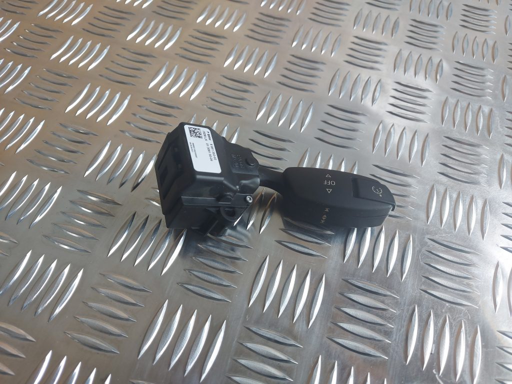 Pagrieziena rādītāju slēdzis priekš BMW 525 E60 2006 OLIVE 1 Pagrieziena rādītāju slēdzis priekš BMW 525 E60 2006 OLIVE