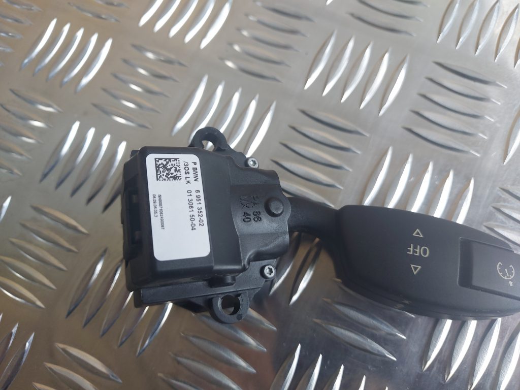 Pagrieziena rādītāju slēdzis priekš BMW 525 E60 2006 OLIVE 2 Pagrieziena rādītāju slēdzis priekš BMW 525 E60 2006 OLIVE