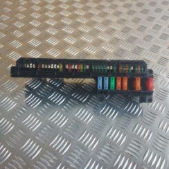 Drošinātāju bloks priekš BMW 525 E60 2006 OLIVE