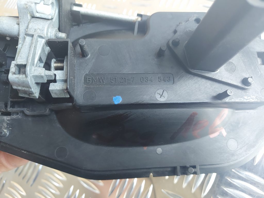 Aizmugurējais kreisais durvju rokturis priekš BMW 525 E60 2006 OLIVE 3 Aizmugurējais kreisais durvju rokturis priekš BMW 525 E60 2006 OLIVE