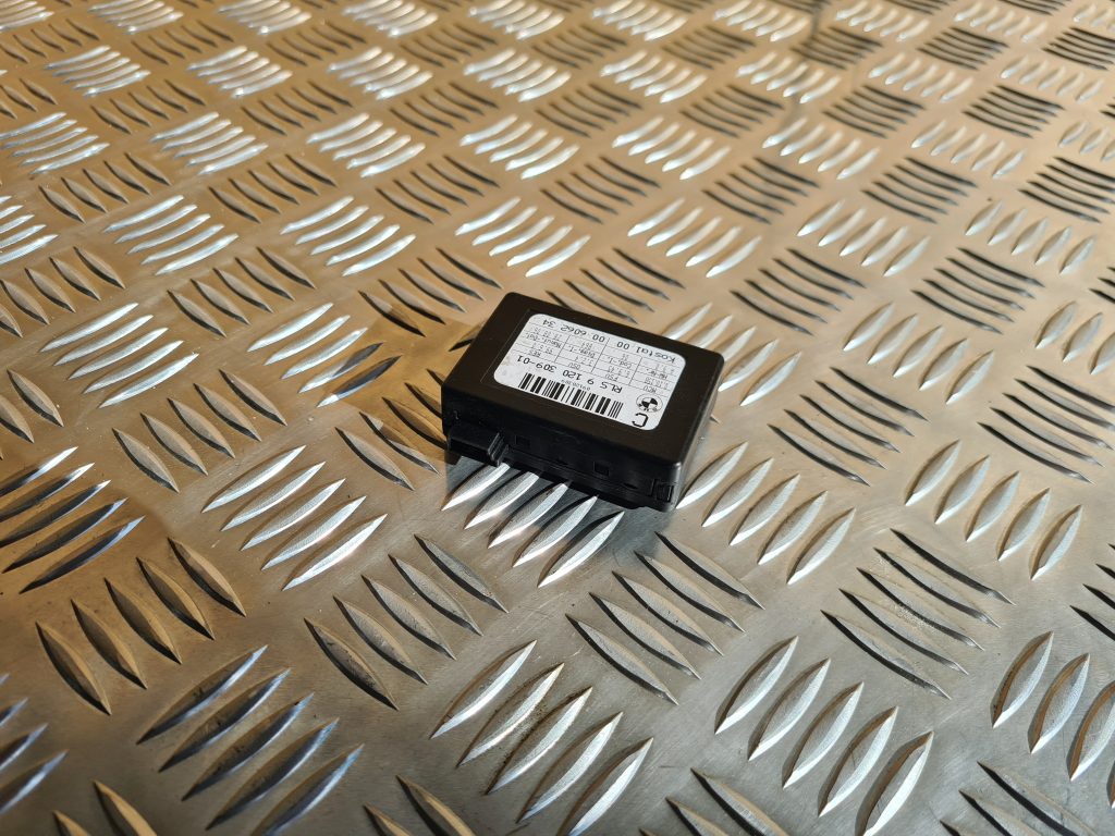 Lietus sensors priekš BMW 525 E60 2006 OLIVE 1 Lietus sensors priekš BMW 525 E60 2006 OLIVE