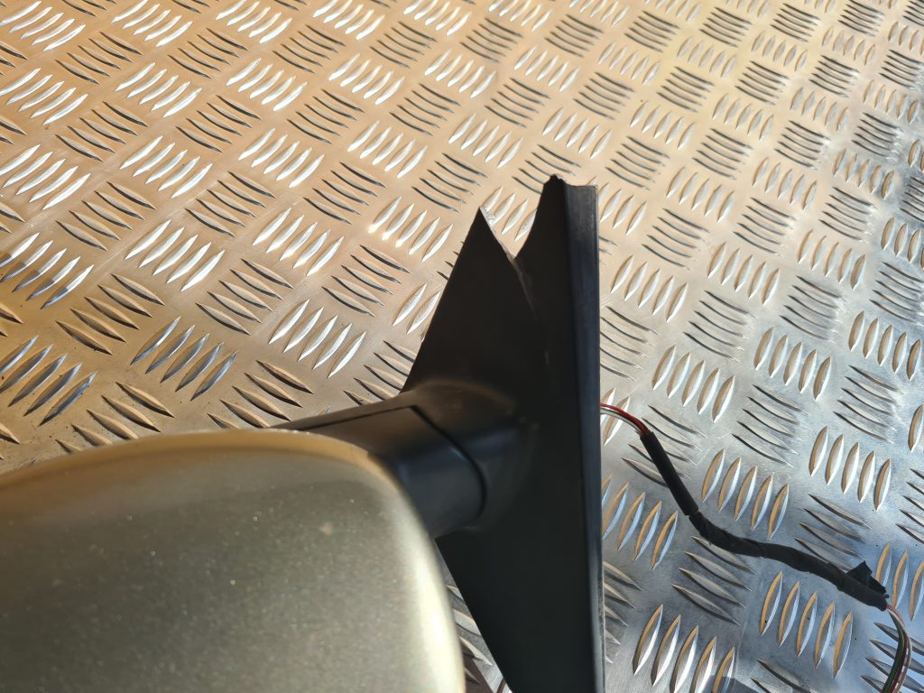 Ārējais spogulis, pa kreisi priekš BMW 525 E60 2006 OLIVE 2 Ārējais spogulis, pa kreisi priekš BMW 525 E60 2006 OLIVE