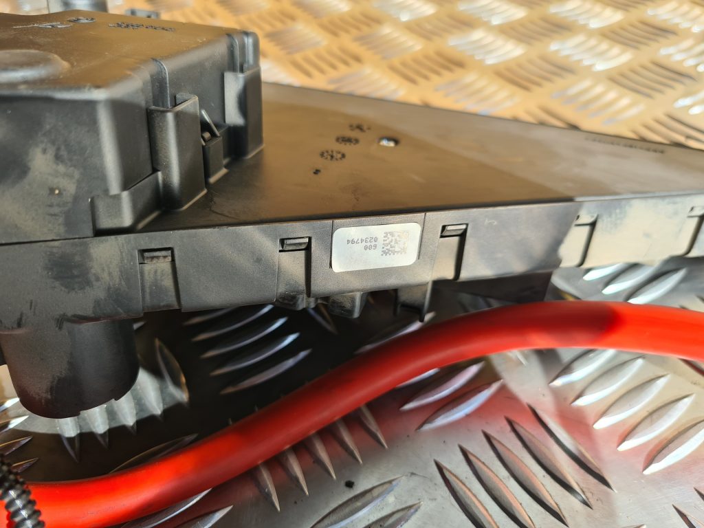 Drošinātāju relejas kaste priekš BMW 525 E60 2006 OLIVE