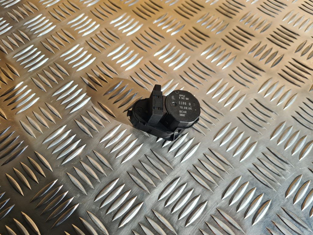 Apsildes sistēmas aktuators priekš BMW 525 E60 2006 OLIVE