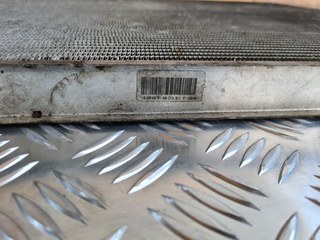 Dzesēšanas radiators priekš BMW 525 E60 2006 OLIVE