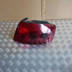 Aizmugurējais labais lukturis priekš PEUGEOT 407 2006