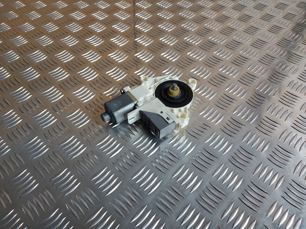 Elektrisko stiklu motors priekš PEUGEOT 407 2006