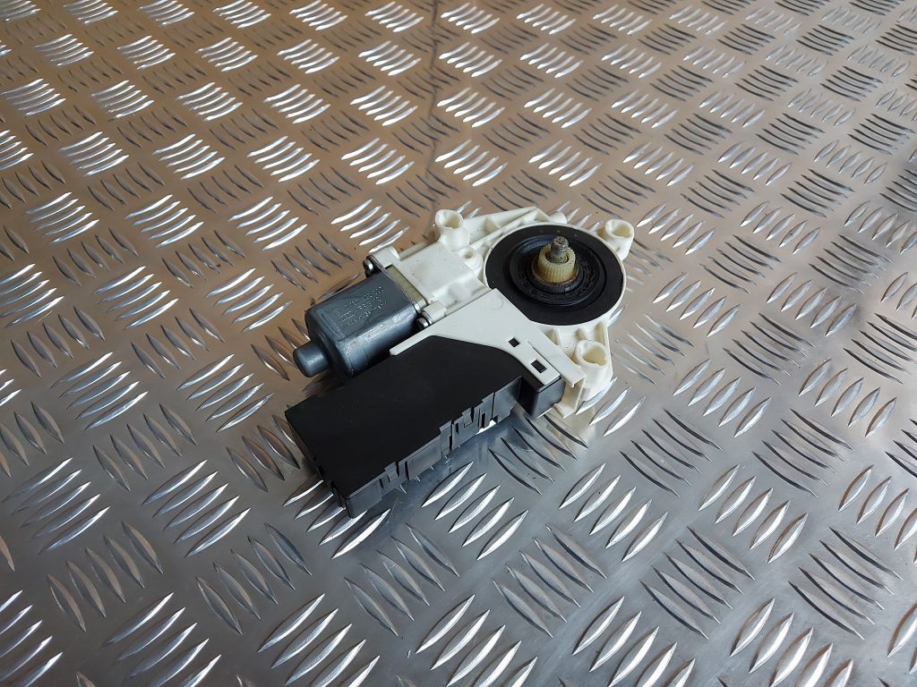 Elektrisko stiklu motors priekš PEUGEOT 407 2006