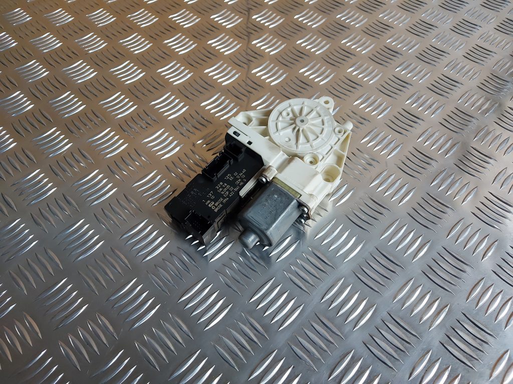 Elektrisko stiklu motors priekš PEUGEOT 407 2006