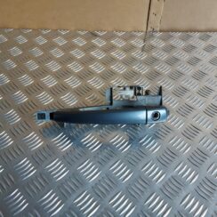 Priekšējāis kreisais durvju rokturis priekš PEUGEOT 407 2006