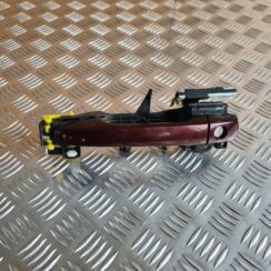 Priekšējāis kreisais durvju rokturis priekš TOYOTA AVENSIS 2012