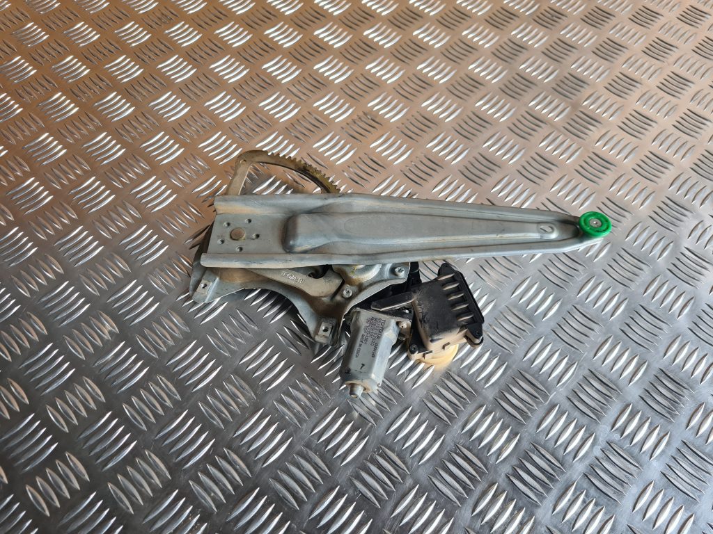 Stikla pacelšanas mehānisms aizmugurējais labais priekš TOYOTA AVENSIS 2012 1 Stikla pacelšanas mehānisms aizmugurējais labais priekš TOYOTA AVENSIS 2012