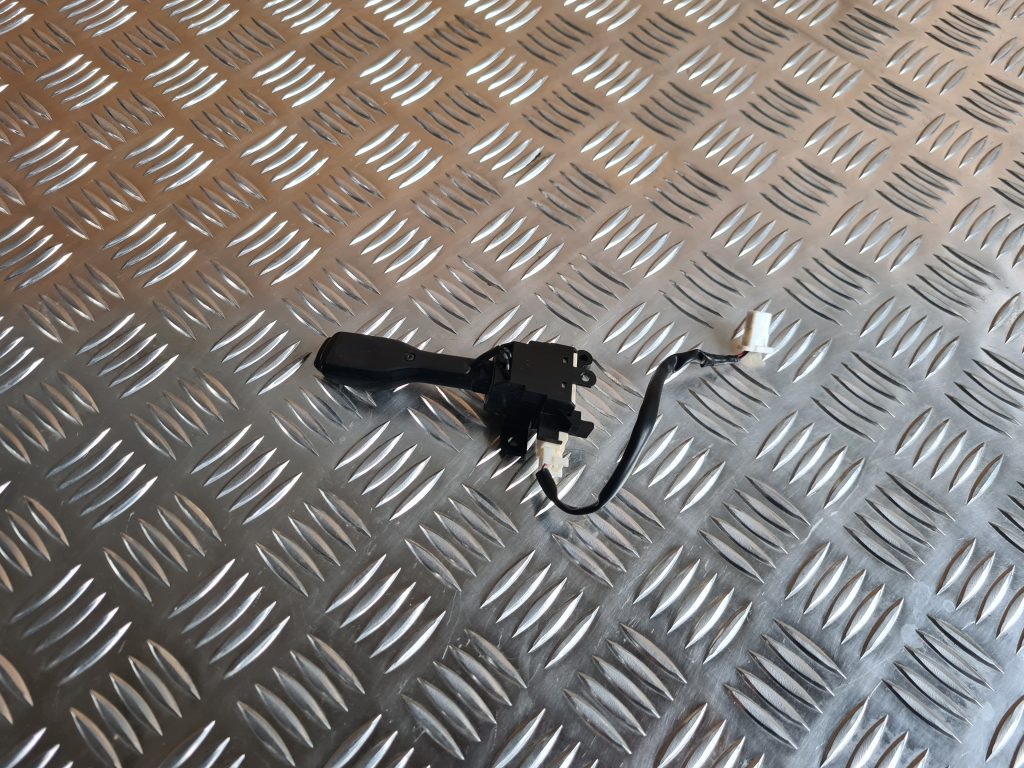 Kruīza kontroles rokturis/poga priekš TOYOTA AVENSIS 2012