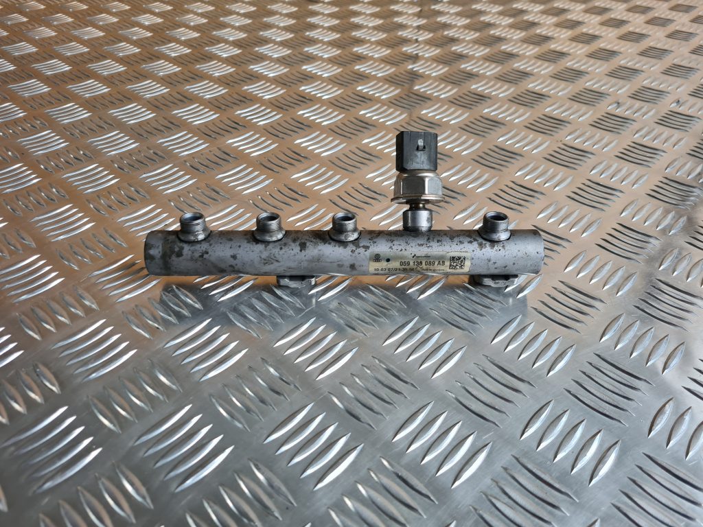 Degvielas sadales caurule priekš AUDI A6 AVANT 2007 QUATTRO 1 Degvielas sadales caurule priekš AUDI A6 AVANT 2007 QUATTRO