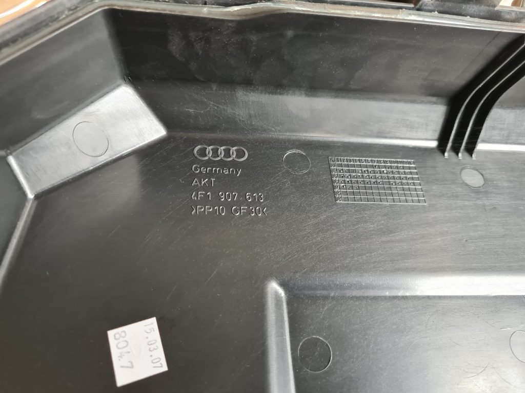 Drošinātāju kārbas korpusa vāks priekš AUDI A6 AVANT 2007 QUATTRO