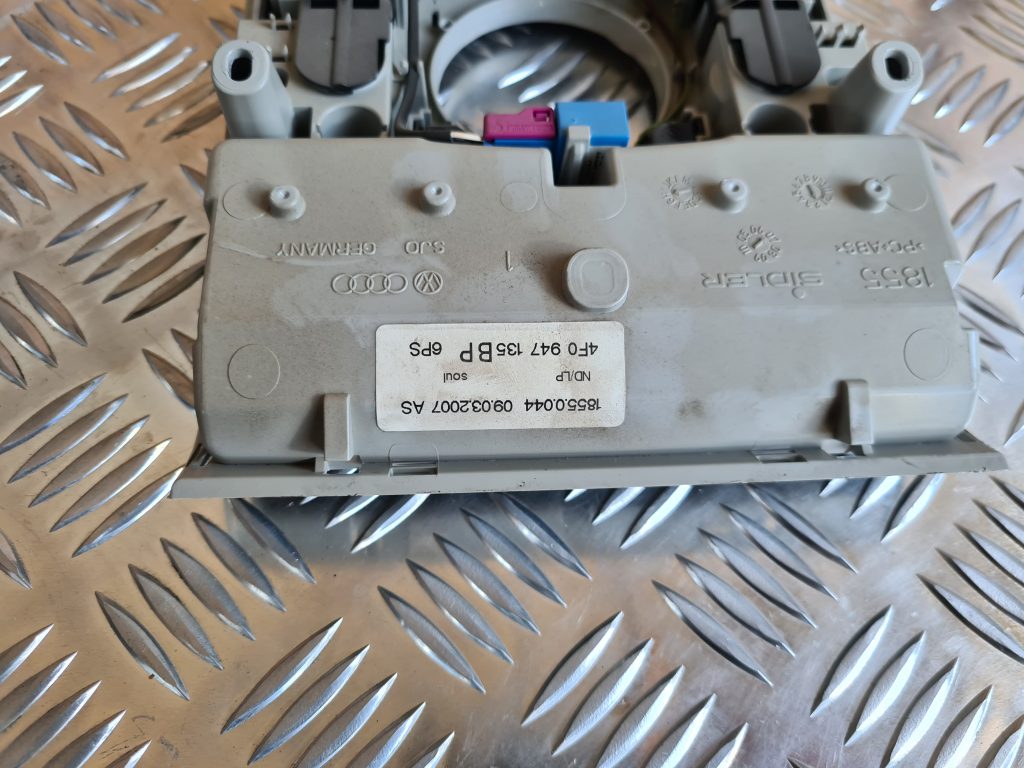 Salona apgaismojuma panelis priekš AUDI A6 AVANT 2007 QUATTRO