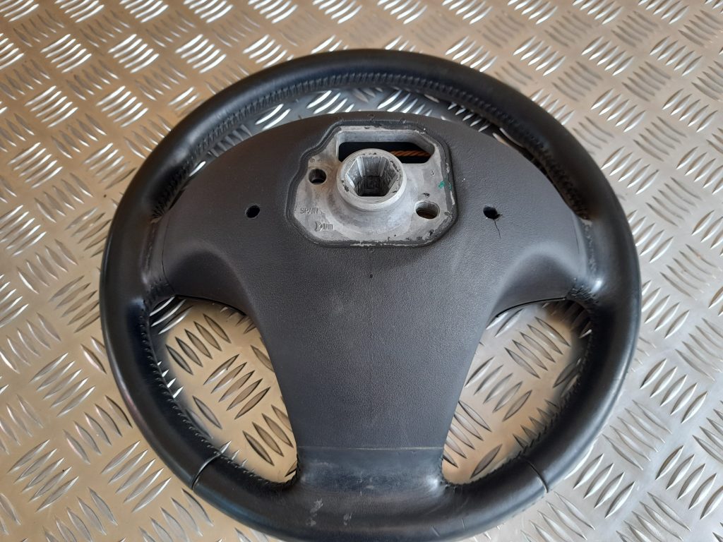 Stūre priekš VOLVO S40 2007 5 Stūre priekš VOLVO S40 2007