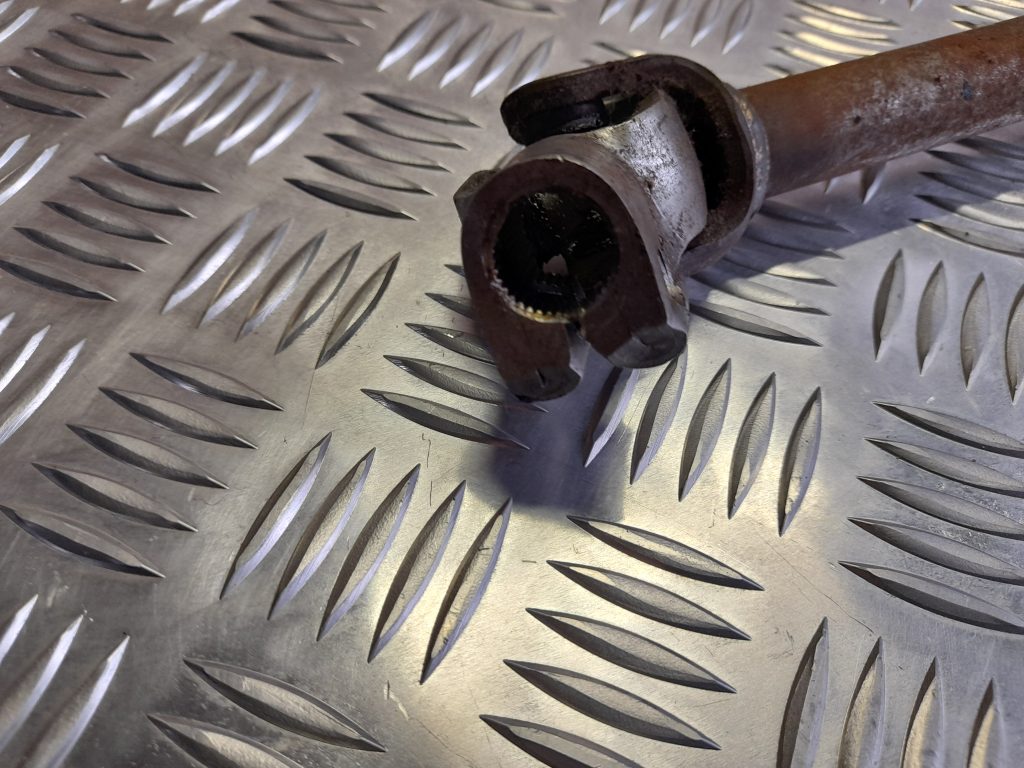 Stūres statnes kardāns priekš KIA PICANTO 2006 2 Stūres statnes kardāns priekš KIA PICANTO 2006