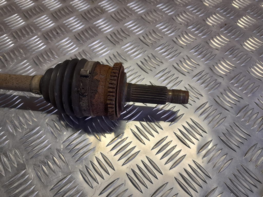 Pusass priekšēja labā priekš KIA PICANTO 2006