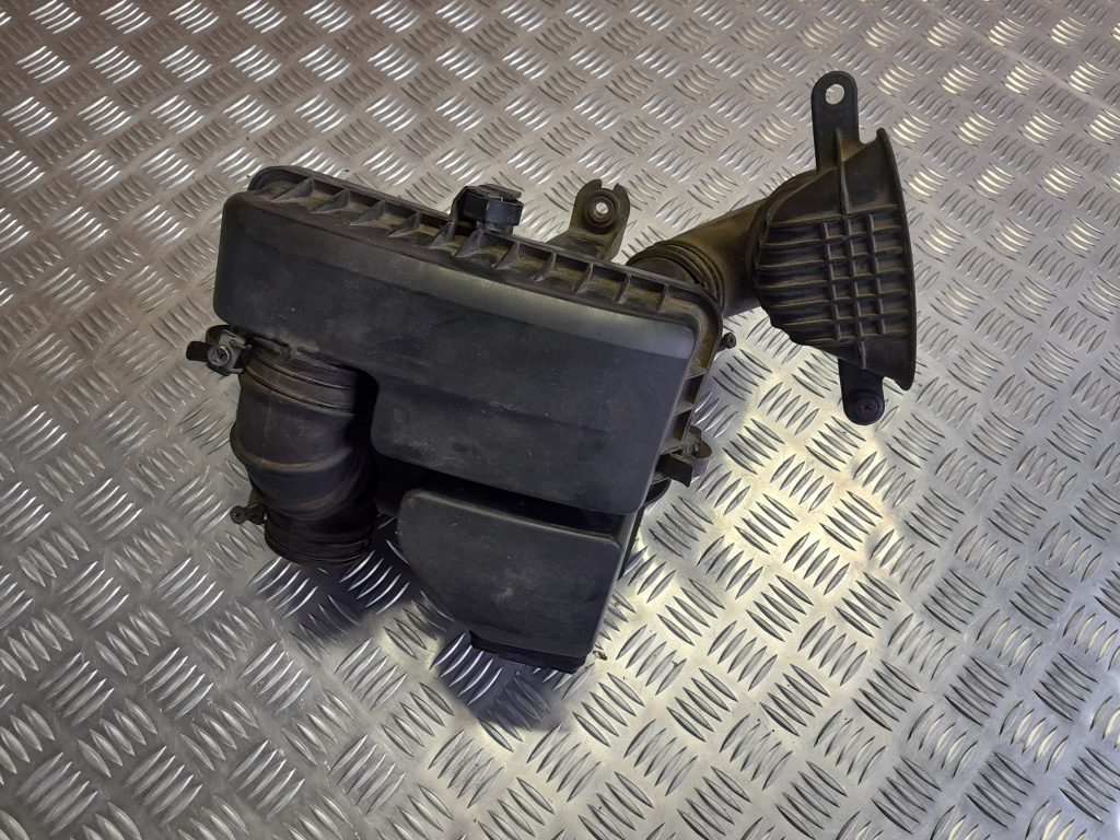 Gaisa filtra korpuss priekš KIA PICANTO 2006