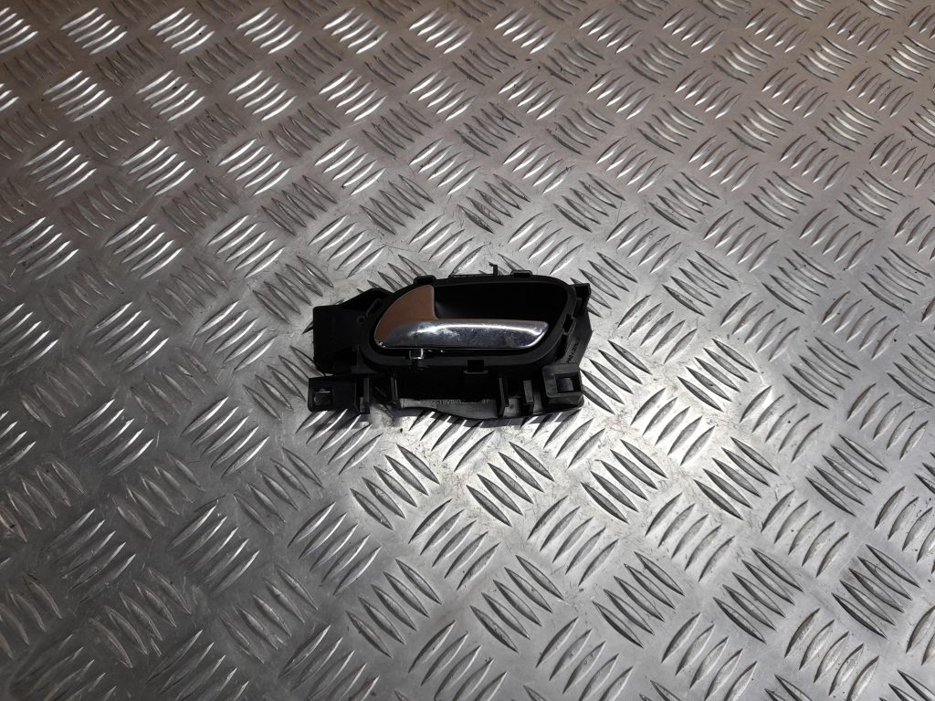 Salona durvju rokturis, priekšējais kreisais priekš CITROEN PICASSO 2007 1 Salona durvju rokturis, priekšējais kreisais priekš CITROEN PICASSO 2007