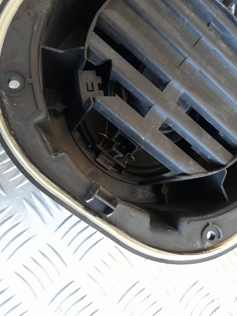 Durvju skaļrunis, apakšā priekš CITROEN PICASSO 2007