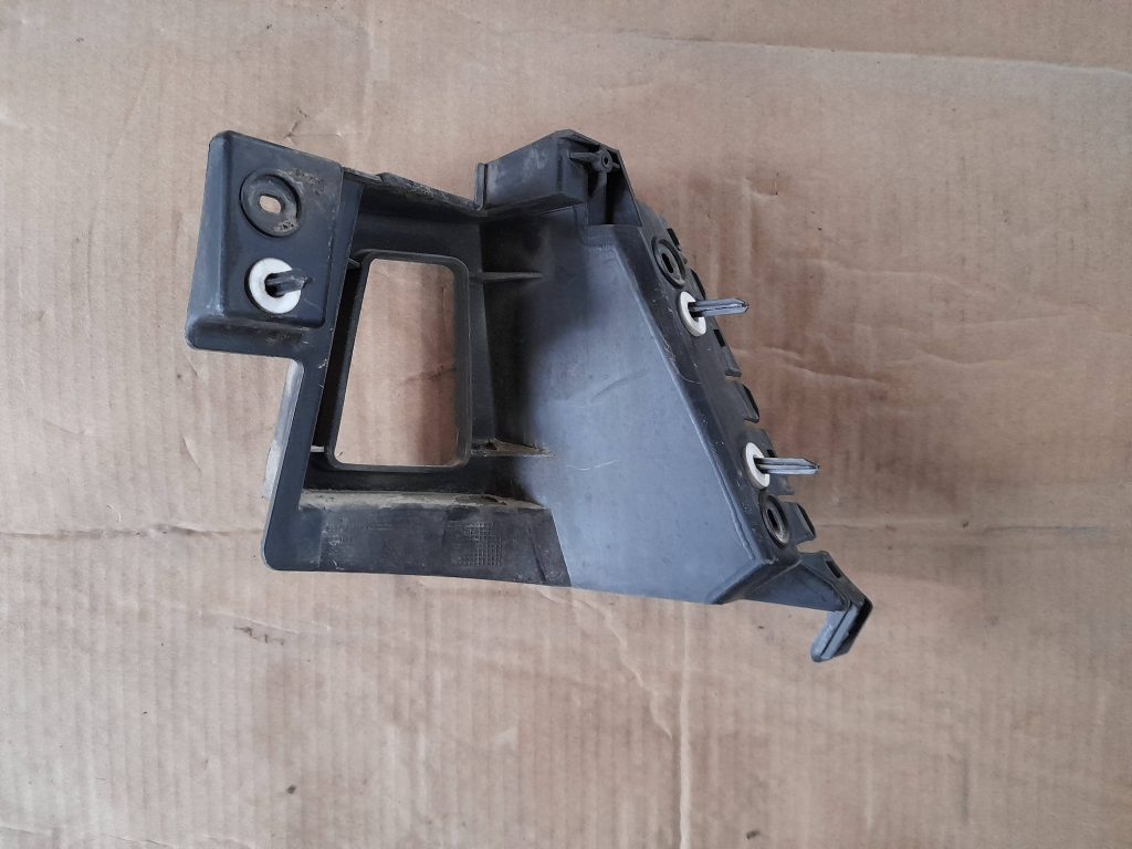 Aizmugurējā spārna un bufera stiprinājums priekš CITROEN PICASSO 2007