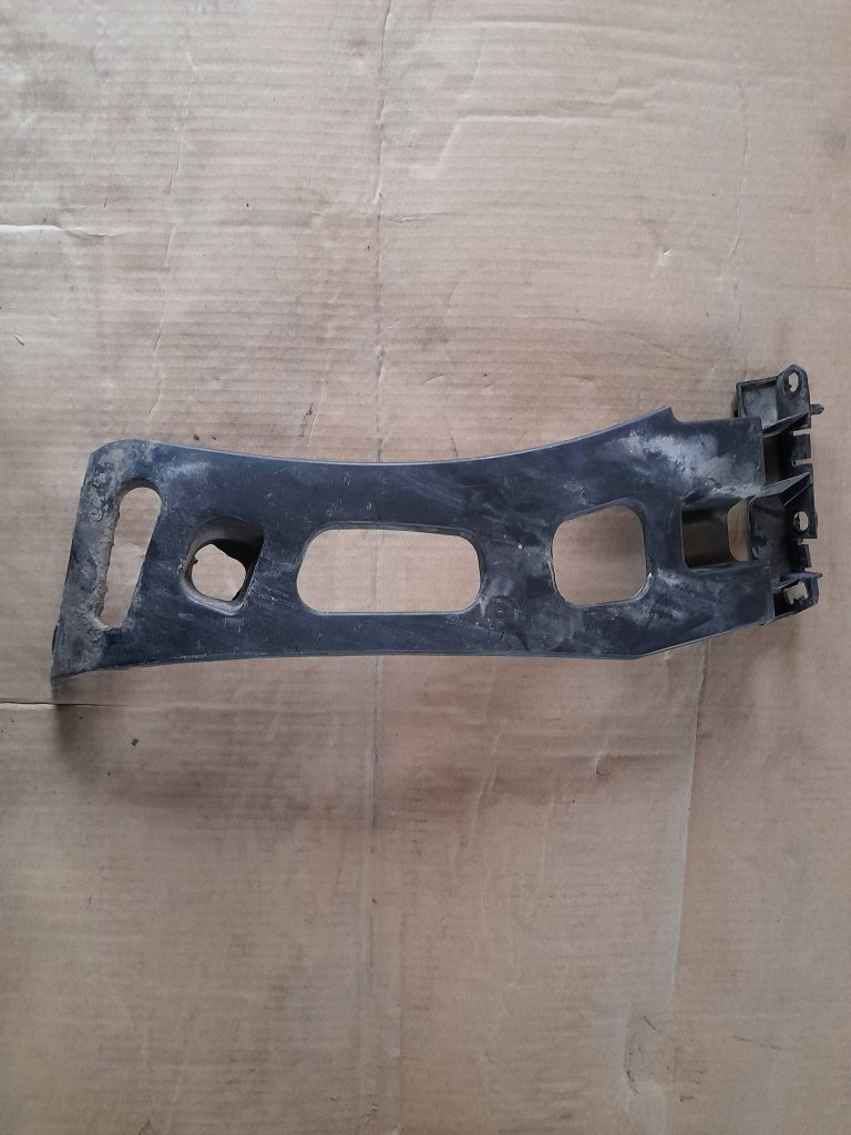 Aizmugurējā spārna un bufera stiprinājums priekš CITROEN PICASSO 2007 1 Aizmugurējā spārna un bufera stiprinājums priekš CITROEN PICASSO 2007