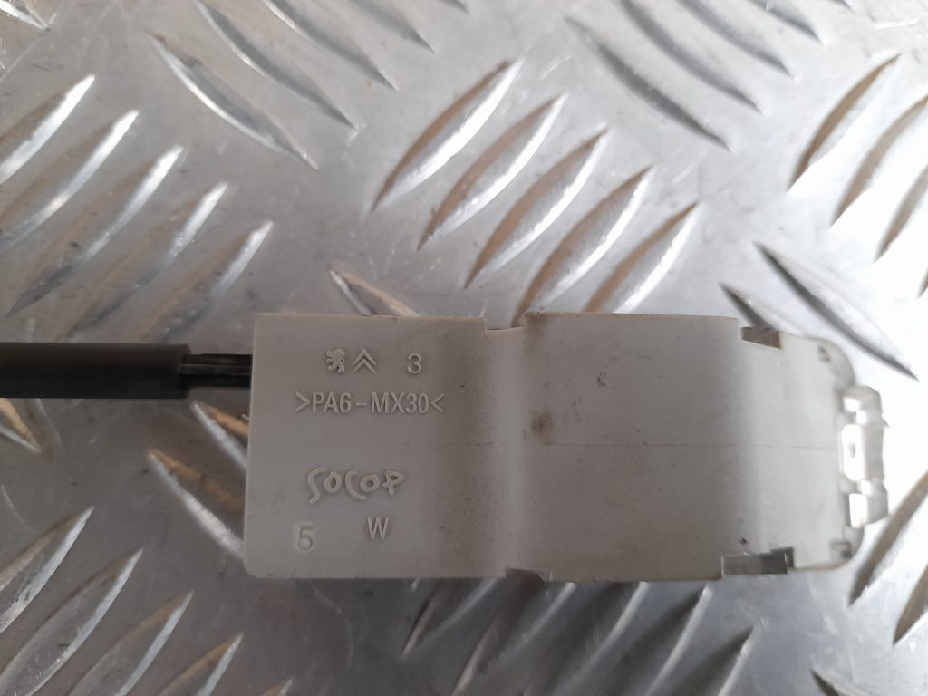 Apgaismojums mērinstrumentu paneļa mantu nodalījumā priekš CITROEN PICASSO 2007