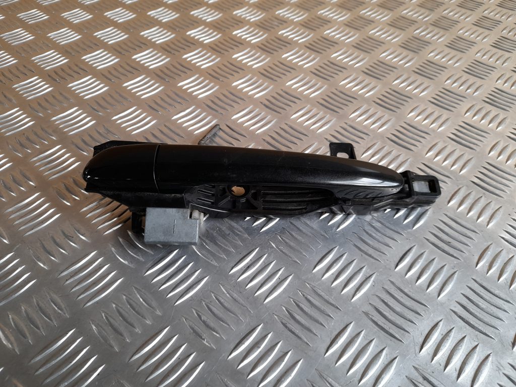 Aizmugurējāis labais durvju rokturis priekš MAZDA 6 2008