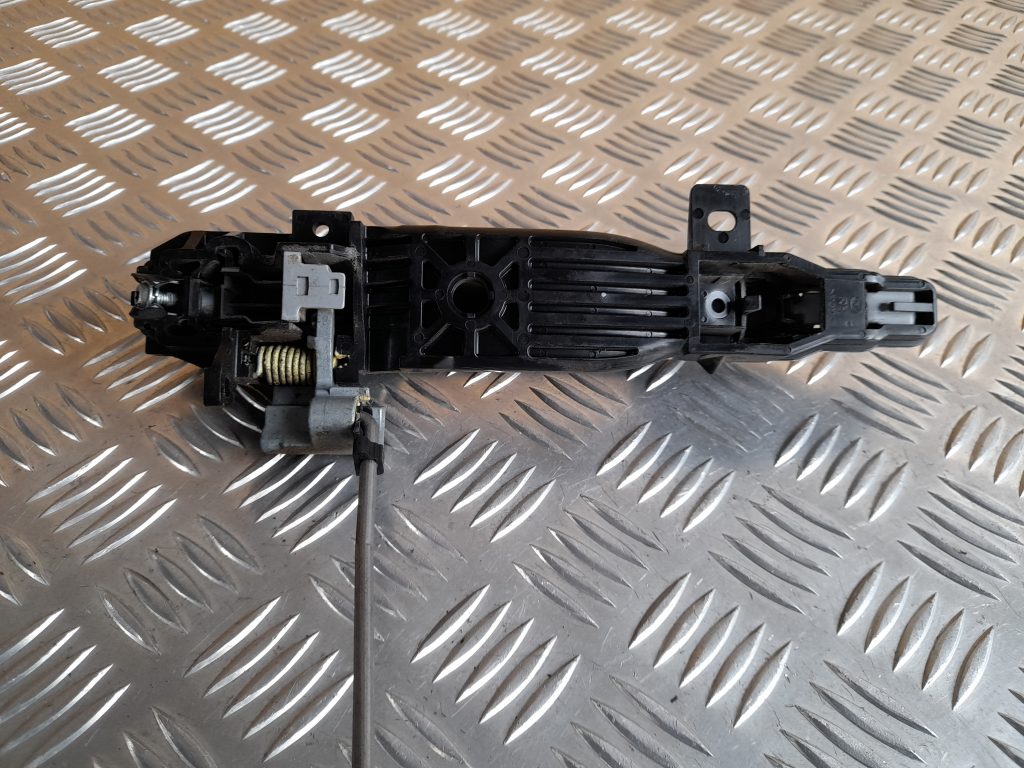 Aizmugurējāis labais durvju rokturis priekš MAZDA 6 2008