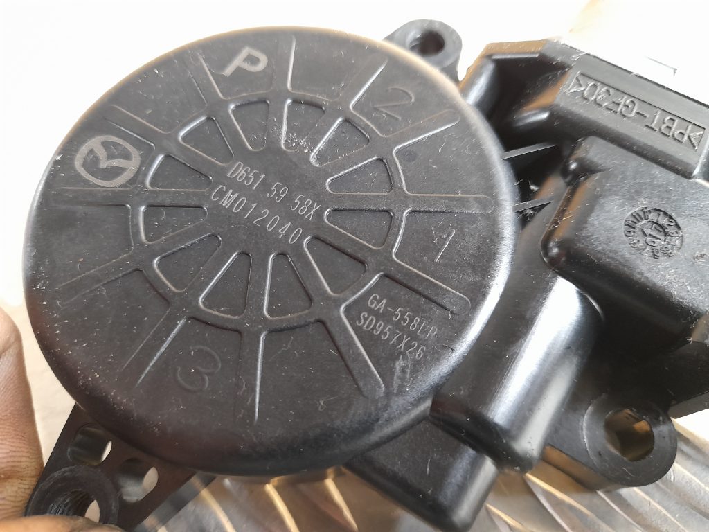 Elektrisko stiklu motors priekš MAZDA 6 2008 4 Elektrisko stiklu motors priekš MAZDA 6 2008