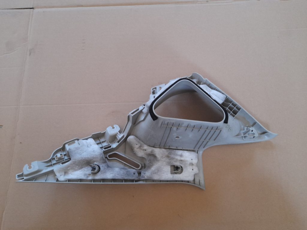 Bagažnieka nodalījuma statnes apdare priekš MAZDA 6 2008