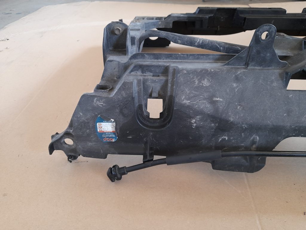 Priekšējā radiatora rāmis priekš MAZDA 6 2008 3 Priekšējā radiatora rāmis priekš MAZDA 6 2008