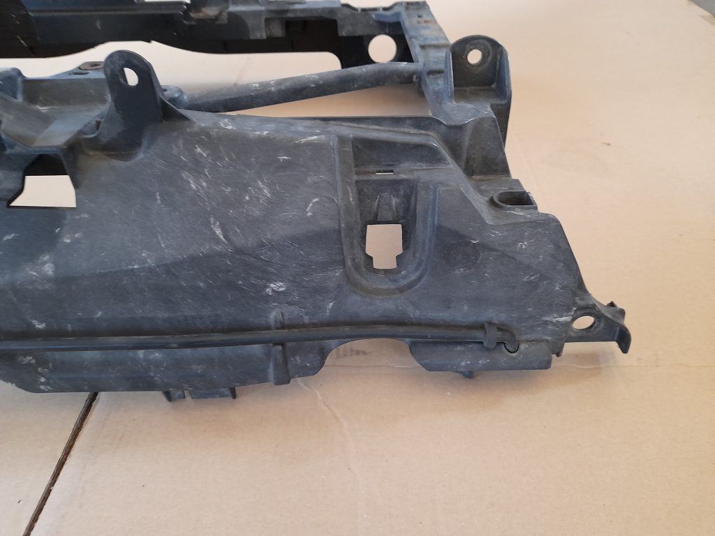 Priekšējā radiatora rāmis priekš MAZDA 6 2008 5 Priekšējā radiatora rāmis priekš MAZDA 6 2008