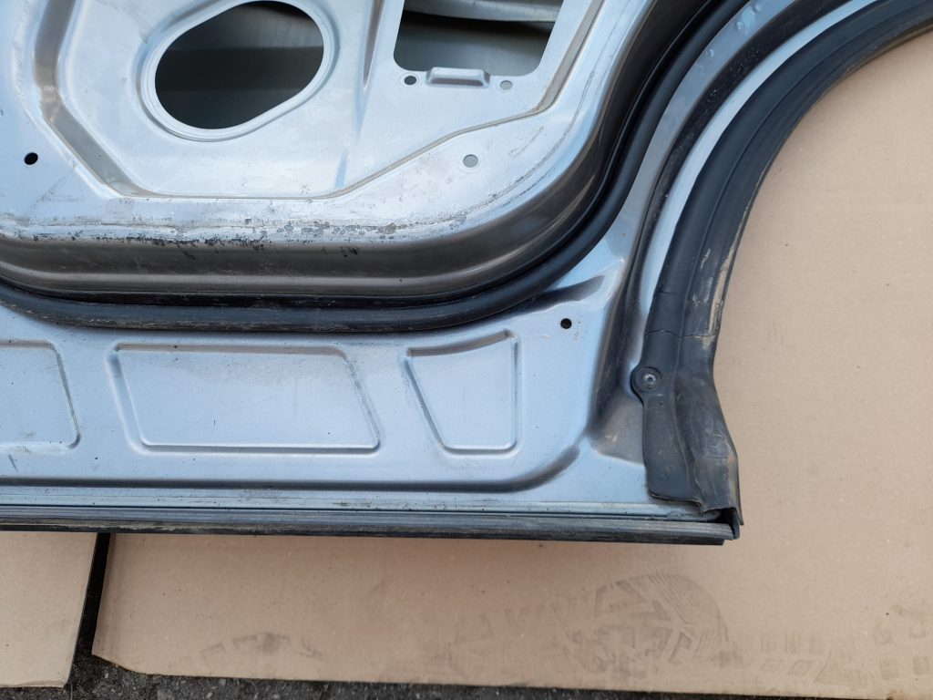 Aizmugurējās labās durvis priekš RANGE ROVER SPORT 2007