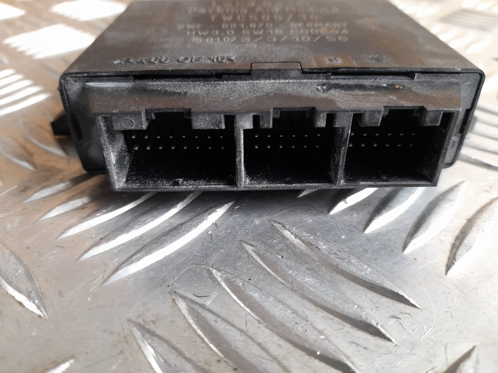 Parkošanās devēju vadības bloks priekš RANGE ROVER SPORT 2007 3 Parkošanās devēju vadības bloks priekš RANGE ROVER SPORT 2007