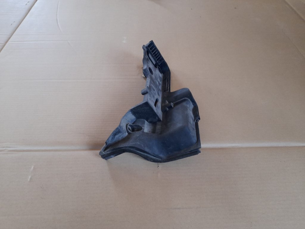 Akumulatora stiprināšanas korpuss priekš RANGE ROVER SPORT 2007 1 Akumulatora stiprināšanas korpuss priekš RANGE ROVER SPORT 2007