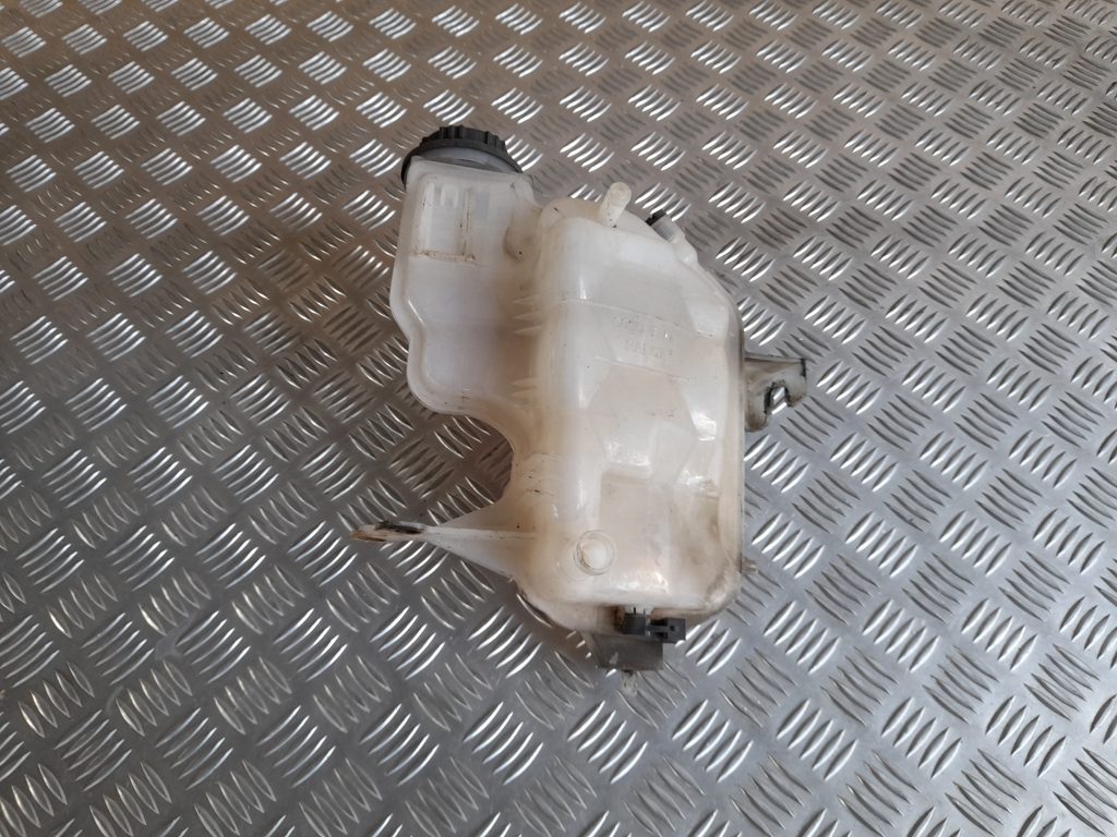 Dzesēšanas šķidruma tvertne priekš RANGE ROVER SPORT 2007 2 Dzesēšanas šķidruma tvertne priekš RANGE ROVER SPORT 2007