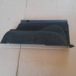 Bagāžnieka nodalījuma sānu apdare priekš VOLVO V70 2003 SILVER