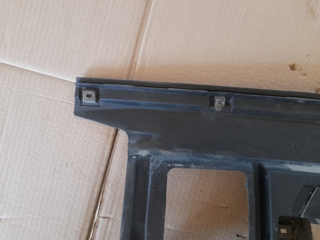 Aizmugurējā spārna un bufera stiprinājums priekš VOLVO V70 2003 SILVER 5 Aizmugurējā spārna un bufera stiprinājums priekš VOLVO V70 2003 SILVER