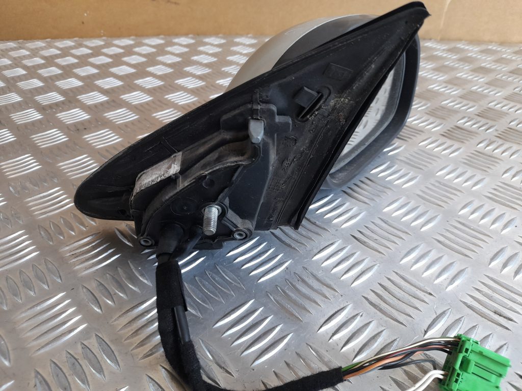 Ārējais spogulis, pa labi priekš VOLVO V70 2003 SILVER