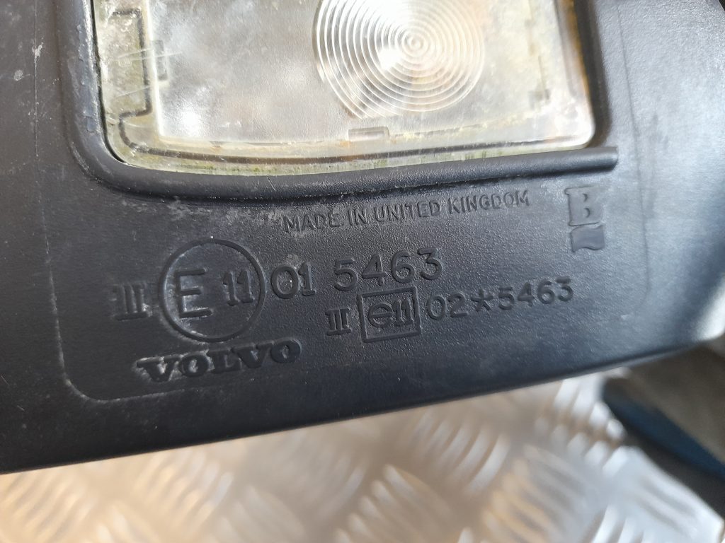 Ārējais spogulis, pa labi priekš VOLVO V70 2003 SILVER