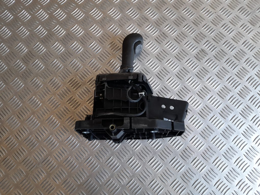 Ātrumu pārslēgšanas slēdzis priekš VOLVO V70 2003 SILVER