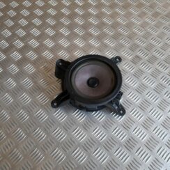 Durvju skaļrunis, apakšā priekš VOLVO V70 2003 SILVER