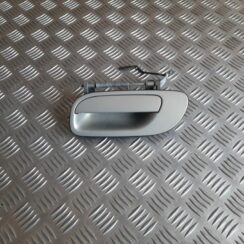 Aizmugurējais kreisais durvju rokturis priekš VOLVO V70 2003 SILVER